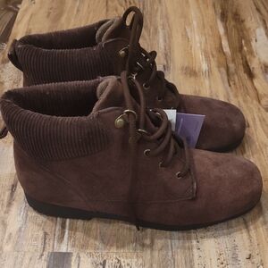 Soft Spots, Brown Suede Cold Weather Boot, Sz 8W